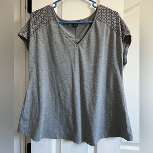 SHEIN maternity contrast lace batwing sleeve tee